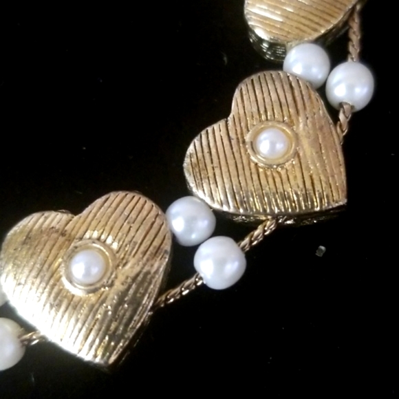Vintage RARE Mid Century Heart Charm and Faux Pearl Slider Bracelet - Picture 5 of 9